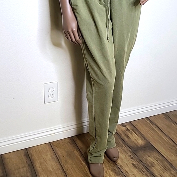 Venus Jumpsuit Size Medium Khaki Green Military Inspired Trend Sleeveless Casual - Picture 4 of 9